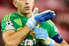 多库致敬里奇-哈顿：曼市德比胜利背后的情感与责任